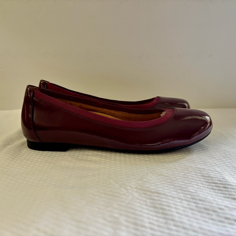 Vionic Anita Women's Flats & Oxfords Crimson Crinkle Patent Size 6.5 - Picture 4 of 13